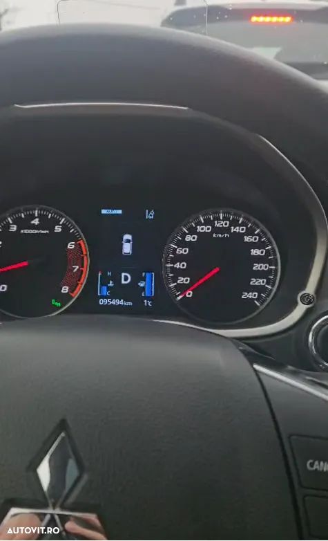 Mitsubishi Eclipse-Cross 1.5-litre 16-valve DOHC MIVEC Intense Aut. - 4