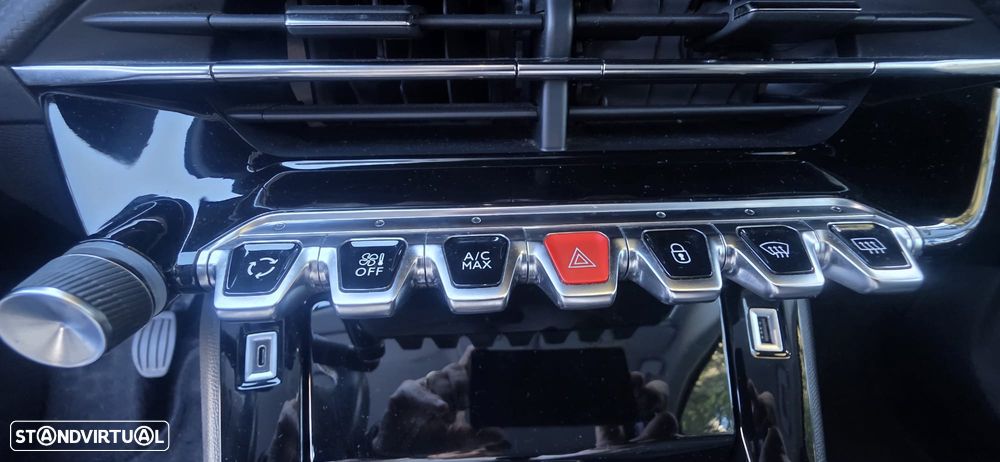 Peugeot 2008 1.2 PureTech Allure Pack - 20