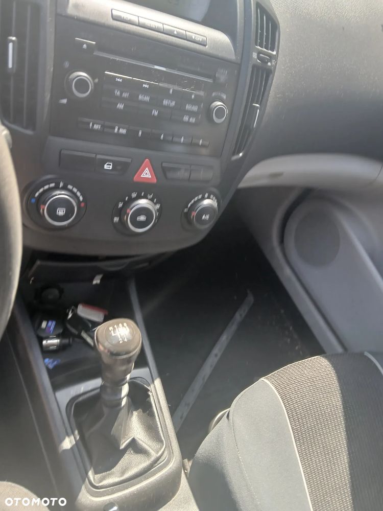 KIA CEED 1  HB 1.6 MPI G4FC  HR  silnik skrzynia napęd sanki belka wahacz wahacze zacisk zaciski zwrotnica piasta kopyto mc person amortyzator sprężyna maglownica most dyfer głowica wtrysk wtryski przepustnica przepływomierz pompa wody cewka cewki przekaźnik przerywacz pokrywa głowica blok miska alternator generator - 8