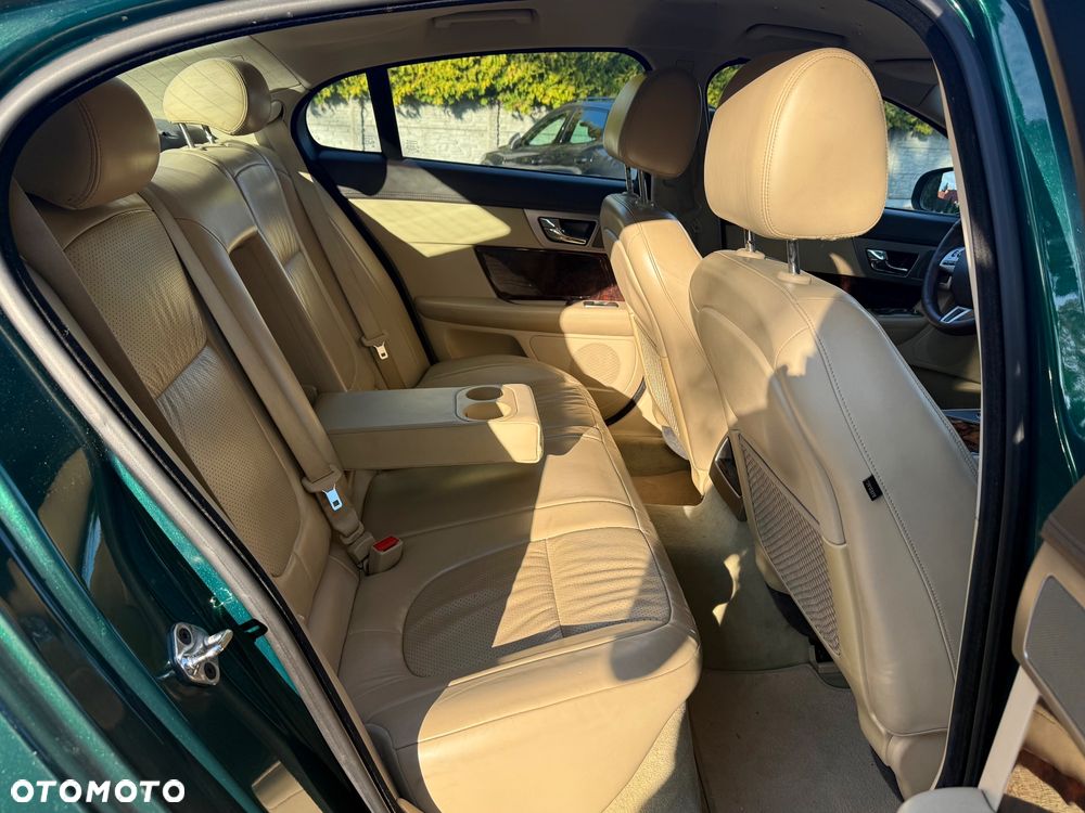 Jaguar XF - 20