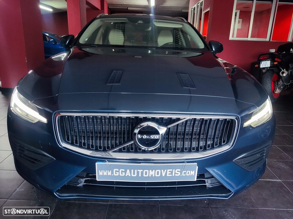 Volvo V60 2.0 T8 AWD TE Momentum Plus - 24