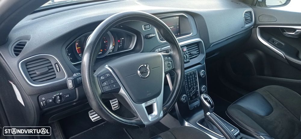 Volvo V40 2.0 D3 R-Design Geartronic - 2