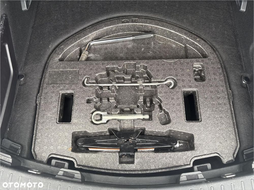Toyota Corolla 2.0 Hybrid Comfort - 17