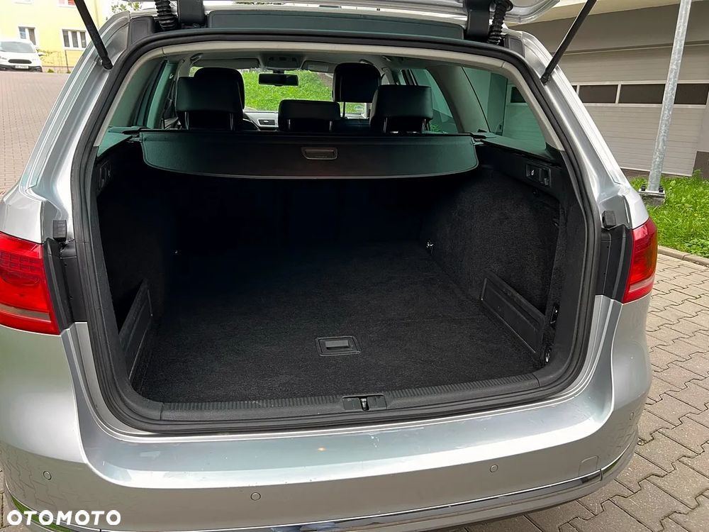 Volkswagen Passat 2.0 TDI Highline - 25
