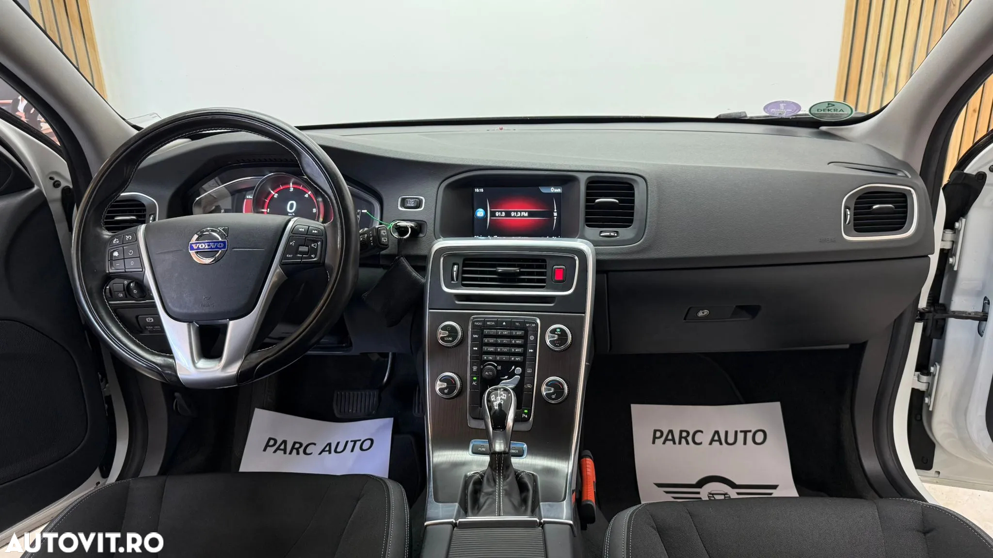 Volvo V60 D6 Plug-In-Hybrid AWD Geartronic Momentum - 6