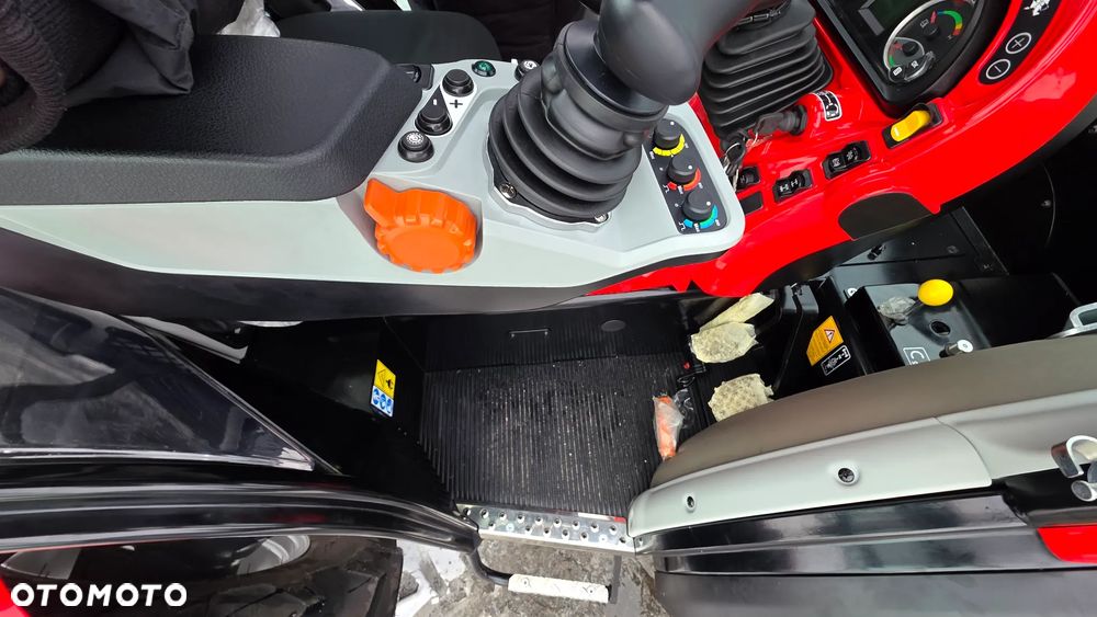 ANTONIO CARRARO TR 8900 TR 8900 silnik KUBOTA Obrotowy Fotel ! Skrzynia bezstopniowa TONY - 18