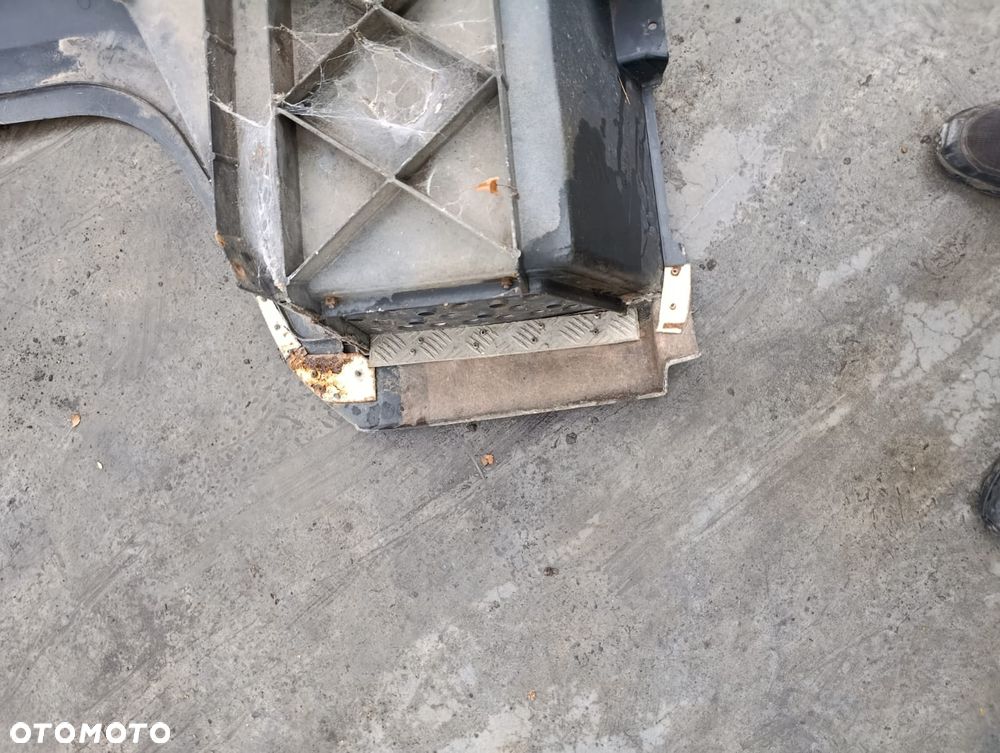 MAN L2000 LE2000 STOPIEŃ PRAWY Lewy NADKOLE SMC 85612100004 - 4