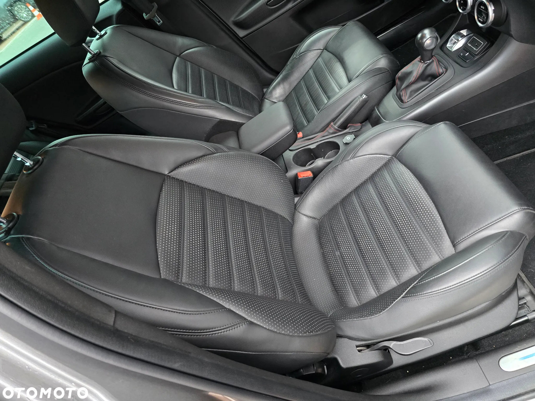 Alfa Romeo Giulietta 1750 TBi Veloce TCT - 11