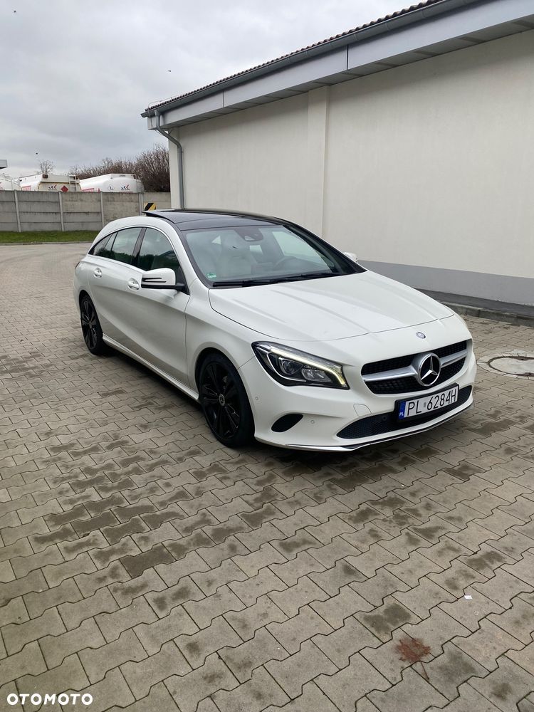 Mercedes-Benz CLA 180 7G-DCT - 3