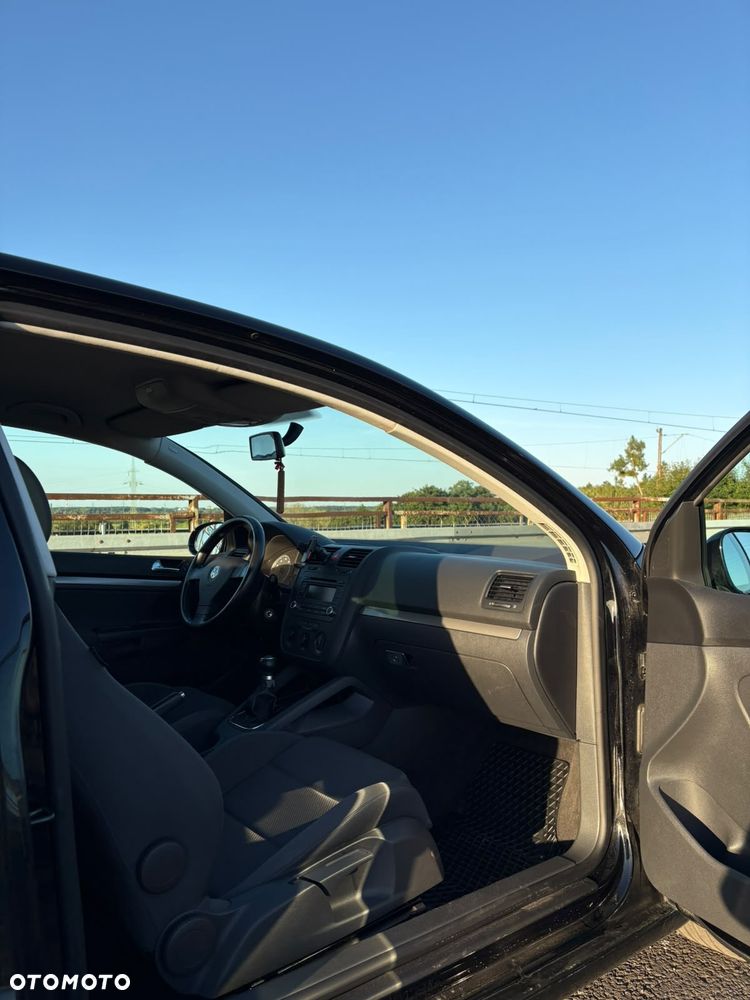 Volkswagen Golf - 10
