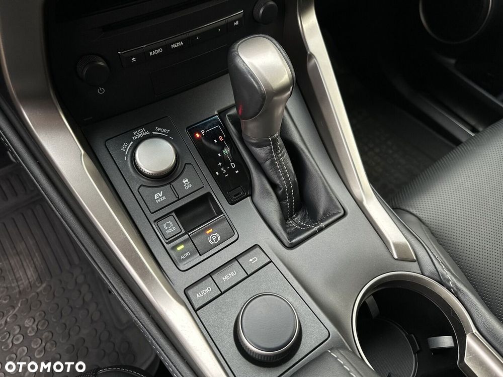 Lexus NX 300h Comfort AWD - 20