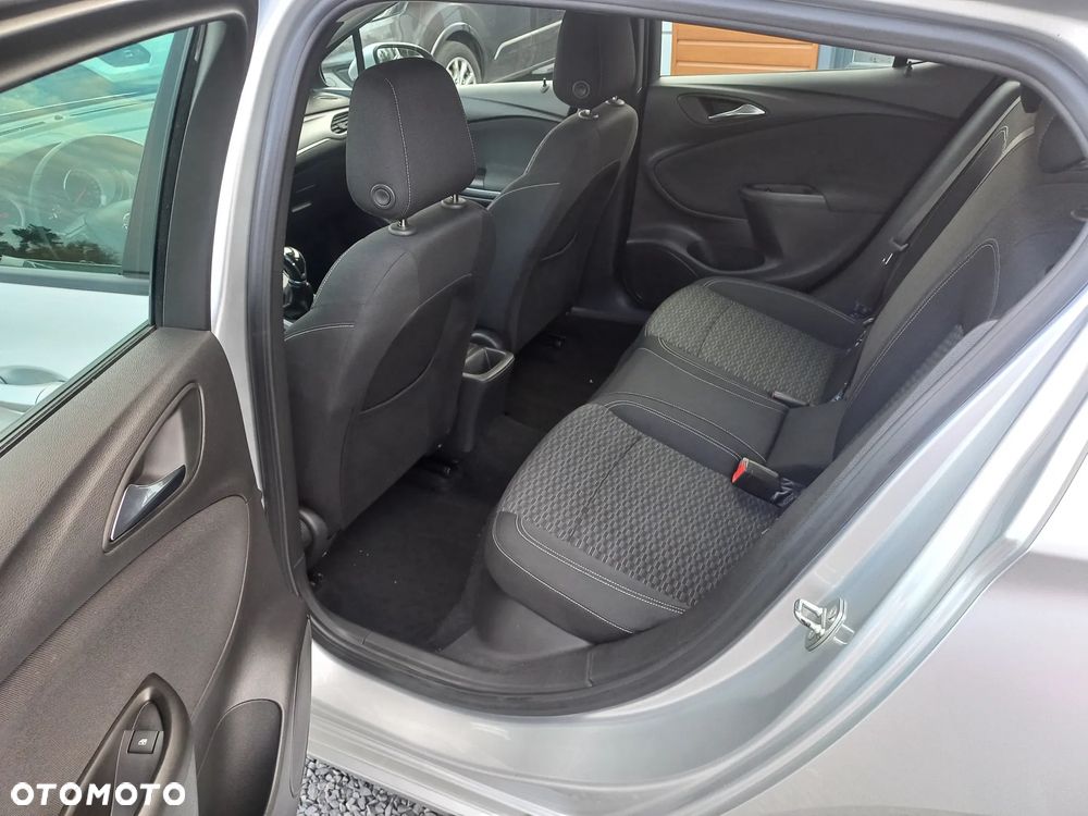 Opel Astra 1.6 CDTI Enjoy - 15