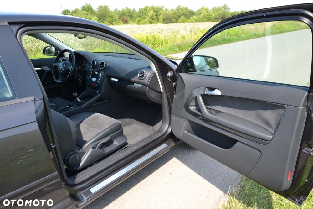Audi A3 3-drzwiowe 1.6 S Line Sportpaket plus - 21