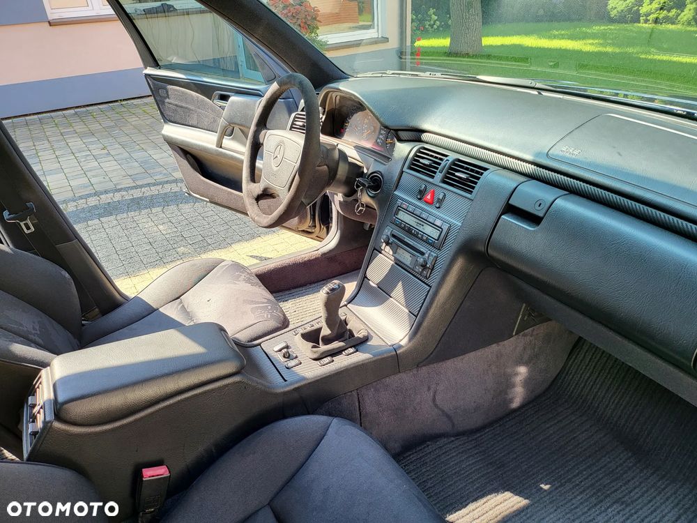 Mercedes-Benz Klasa E 250 TD Elegance - 5