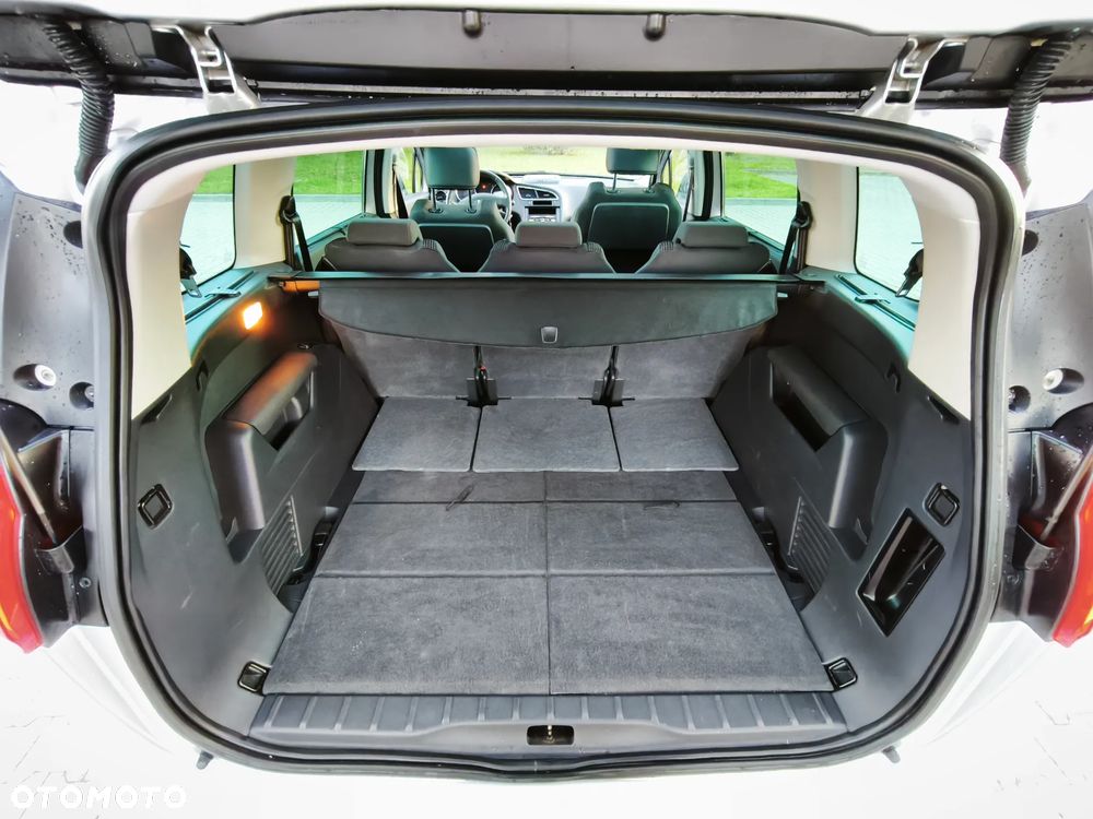 Peugeot 5008 1.6 HDi Active 7os - 9