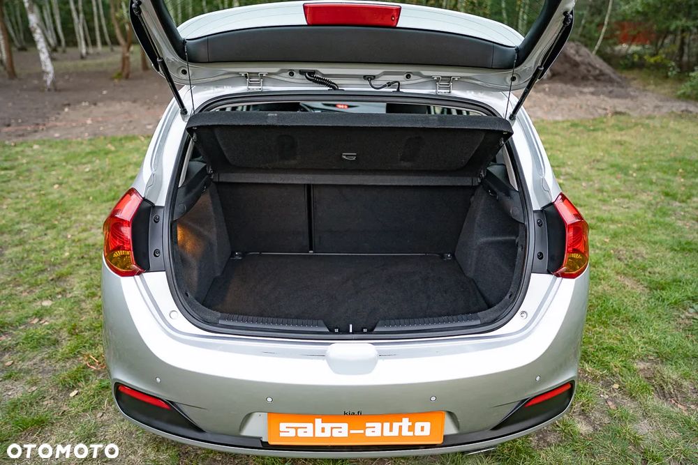 Kia Ceed 1.6 GDI Dream Team Edition - 20