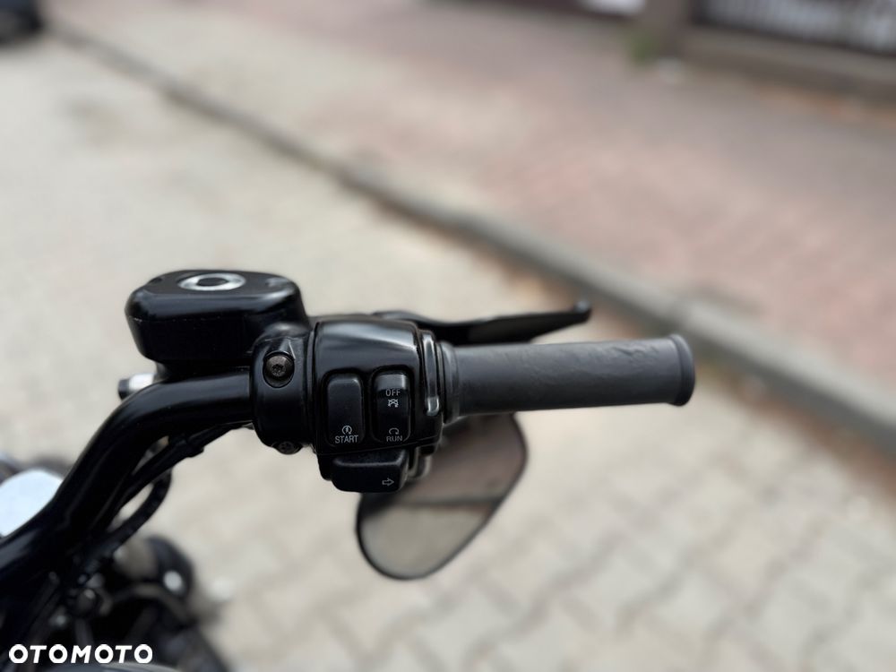 Harley-Davidson Sportster Iron 883 - 28