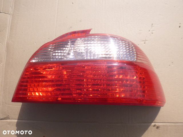 LAMPA PRAWY TYŁ PRAWA TYLNA TOYOTA AVENSIS I T22 SEDAN - 2