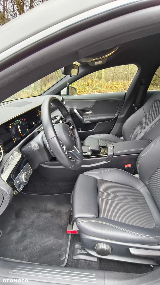 Mercedes-Benz CLA 200 Progressive 7G-DCT - 8