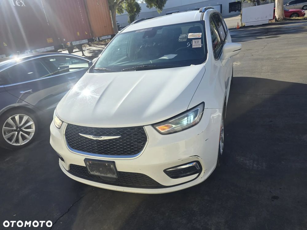 Chrysler Pacifica - 2