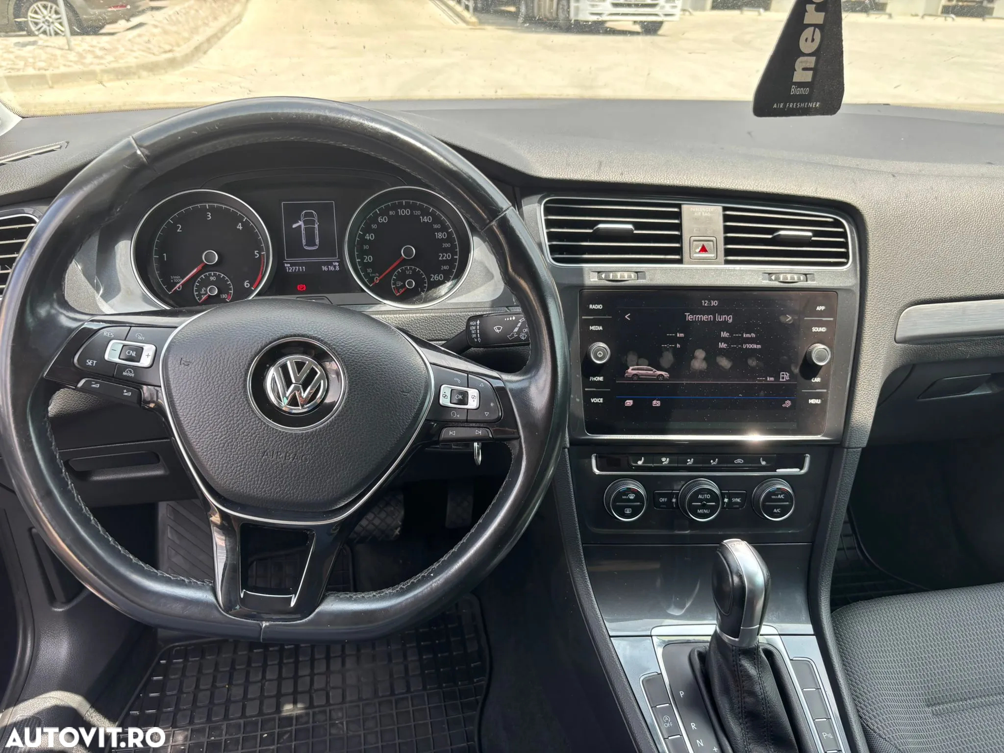Volkswagen Golf - 12