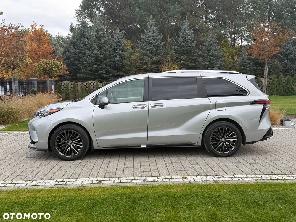 Toyota Sienna 2024 photo 3
