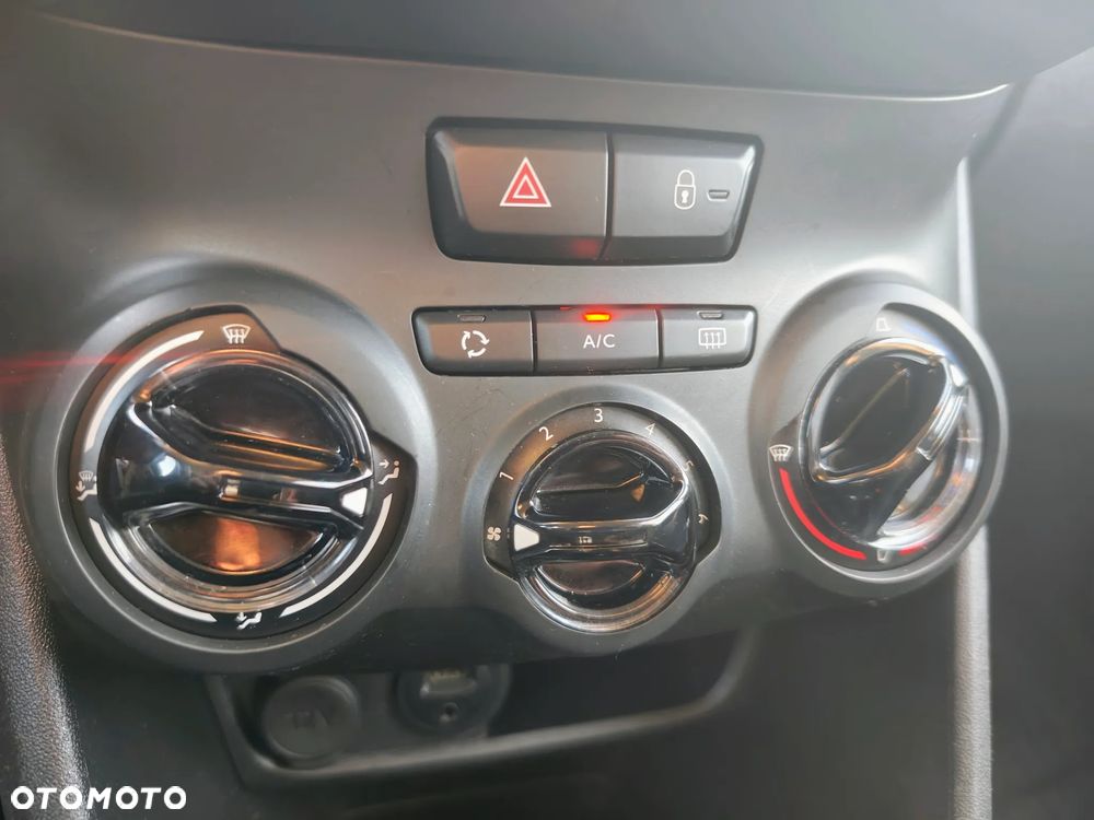 Peugeot 2008 1.6 BlueHDi Style - 31