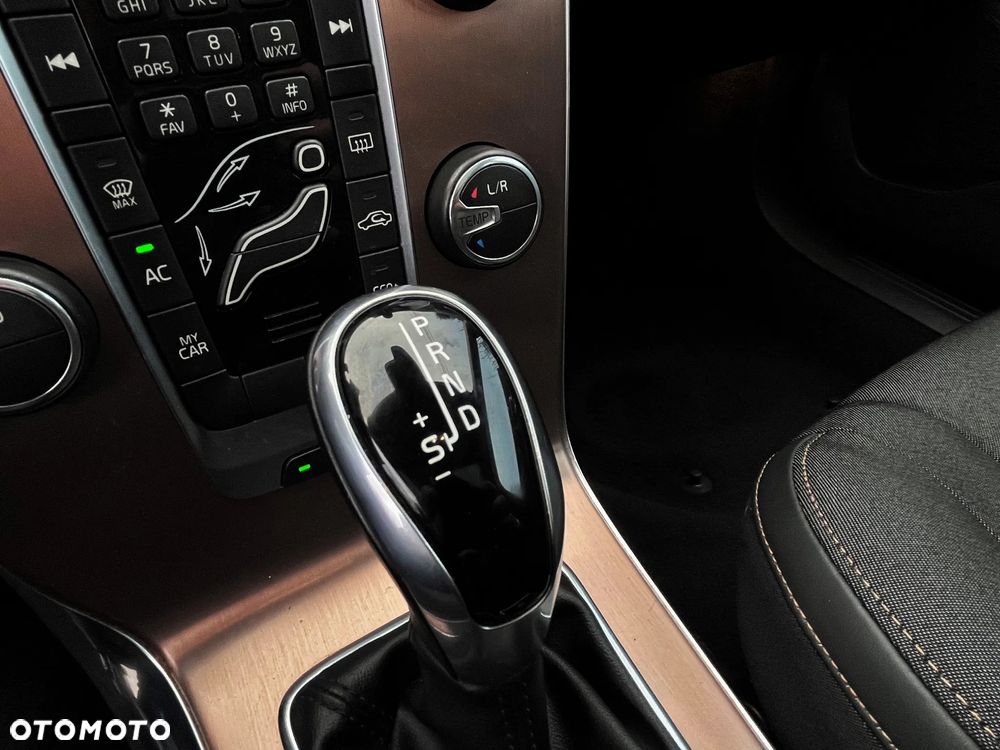 Volvo V40 Cross Country D2 Geartronic Momentum - 11