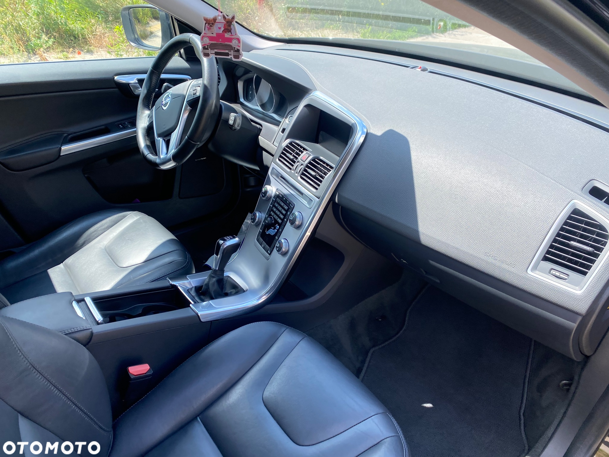 Volvo XC 60 D4 Momentum Pro - 22