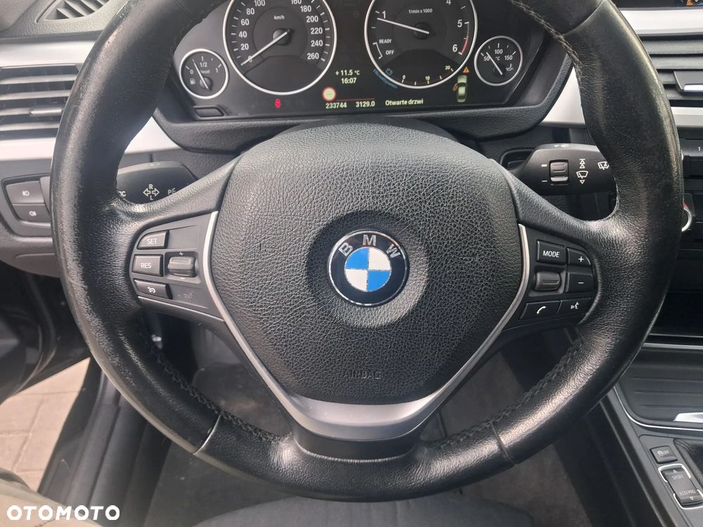 BMW Seria 3 318d Sport Line - 23