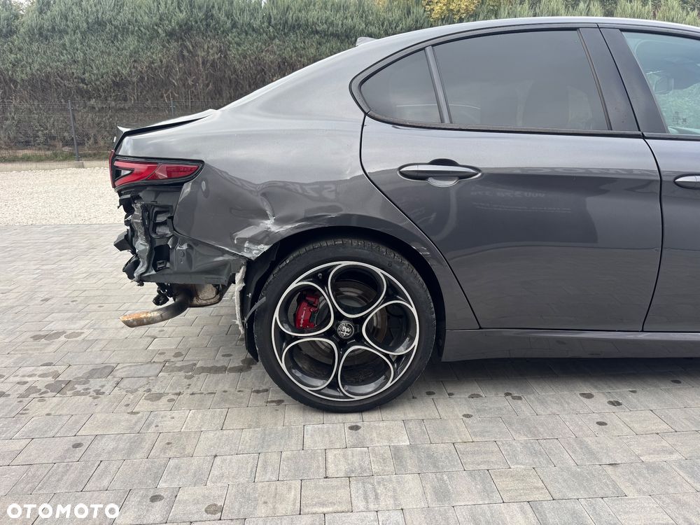 Alfa Romeo Giulia 2.0 Turbo Veloce Q4 - 11