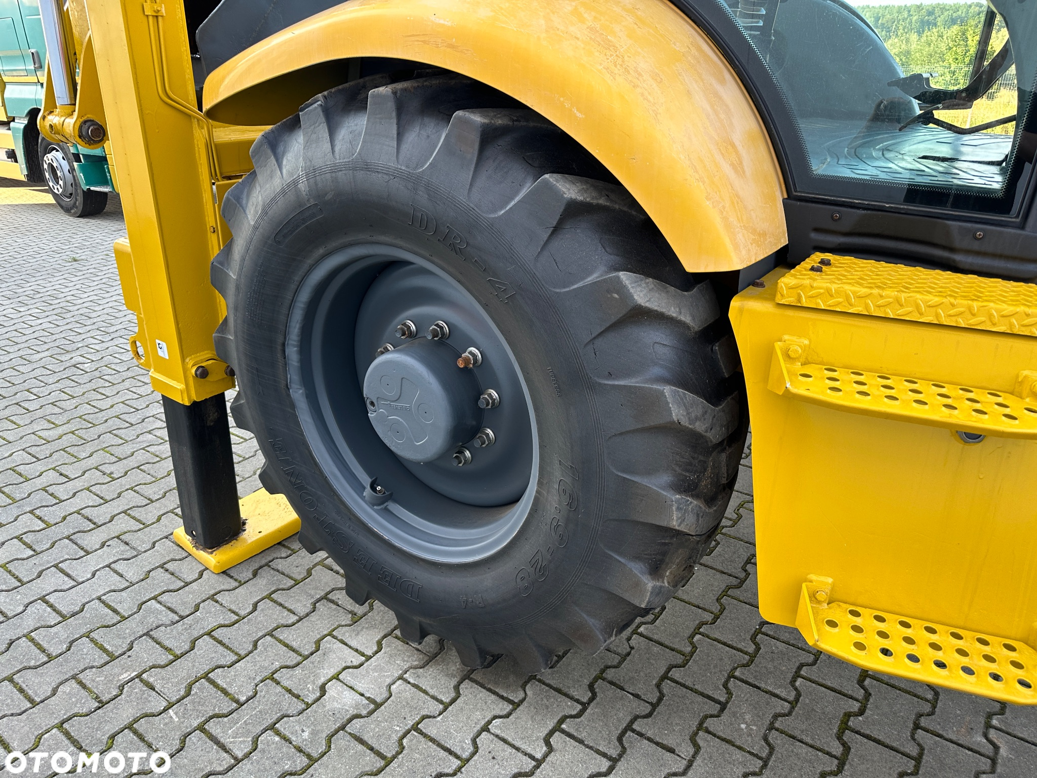 Komatsu WB93R - 7