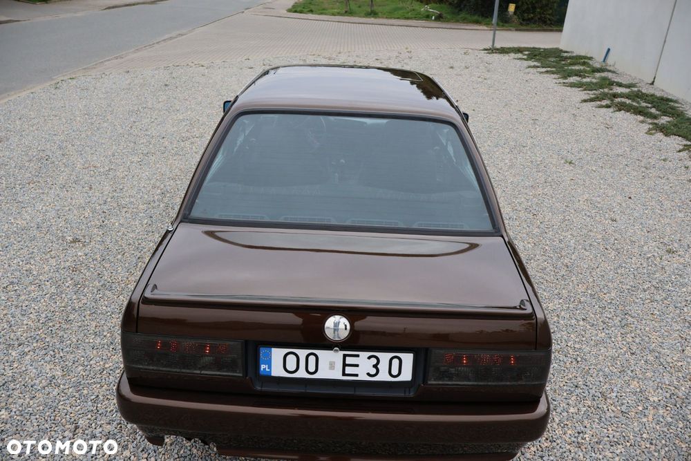 BMW Seria 3 325i - 12