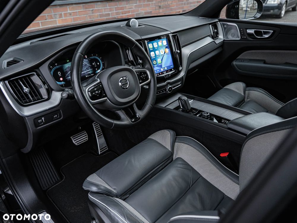 Volvo XC 60 B4 D AWD Plus Dark - 22