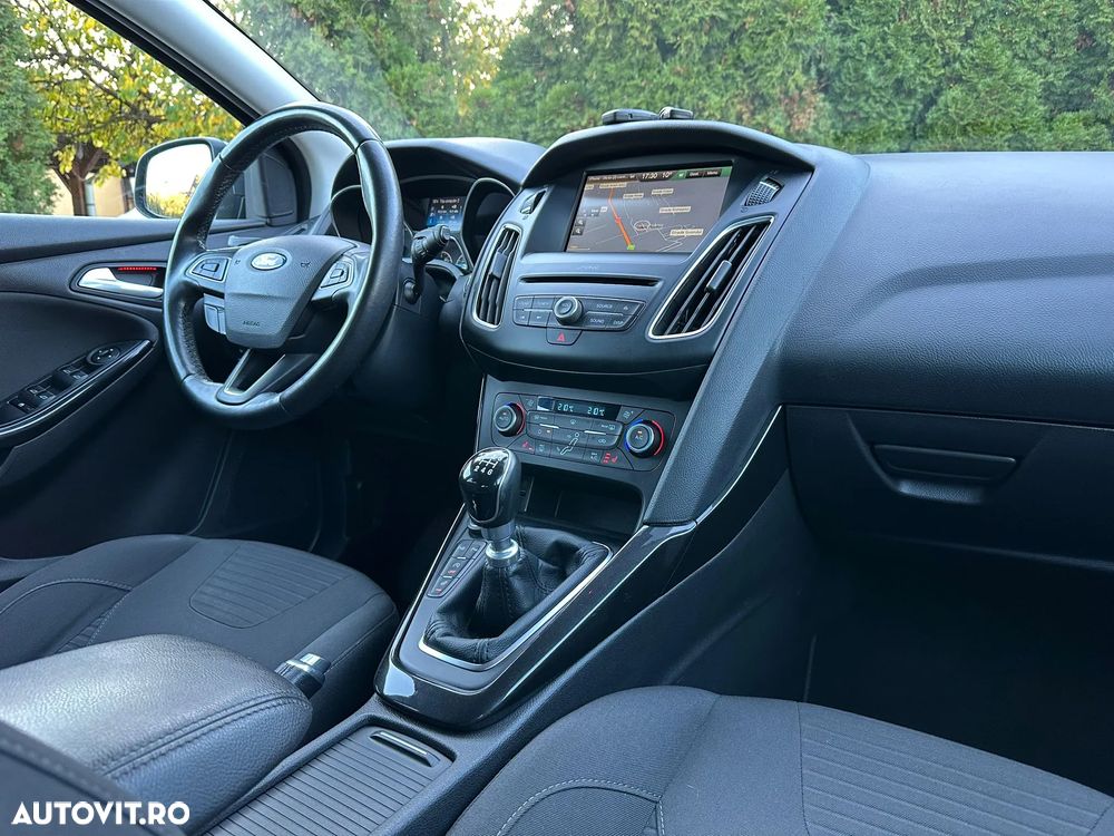 Ford Focus 2.0 TDCi DPF Start-Stopp-System Titanium - 17