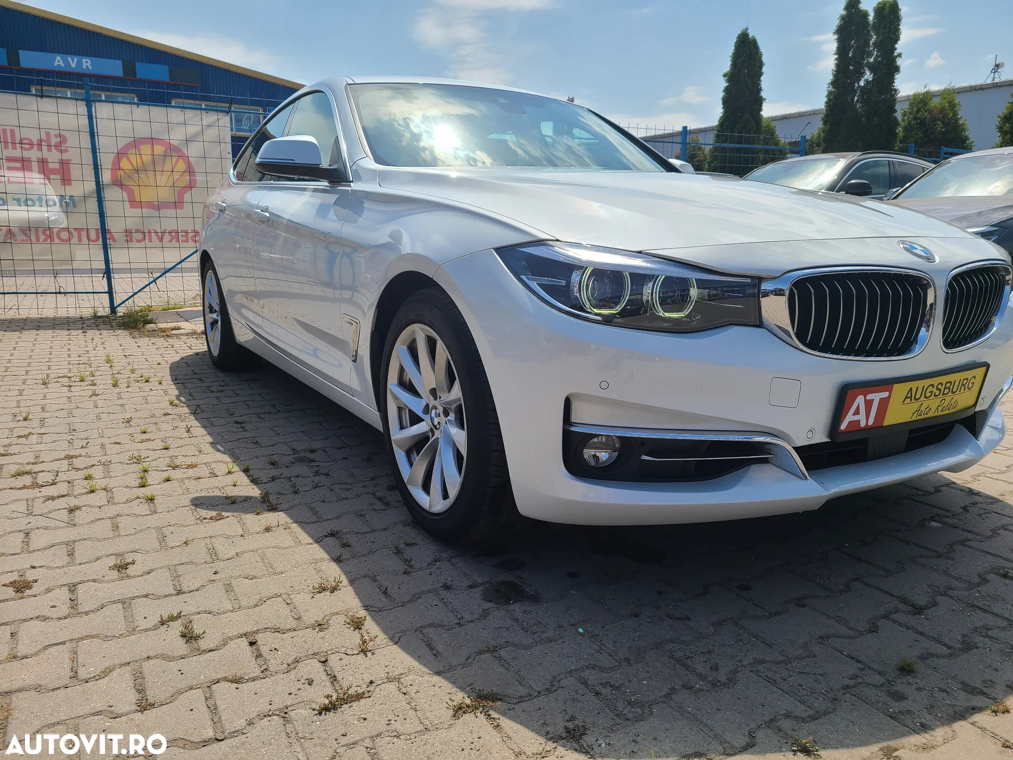 BMW Seria 3 320i GT xDrive AT - 11