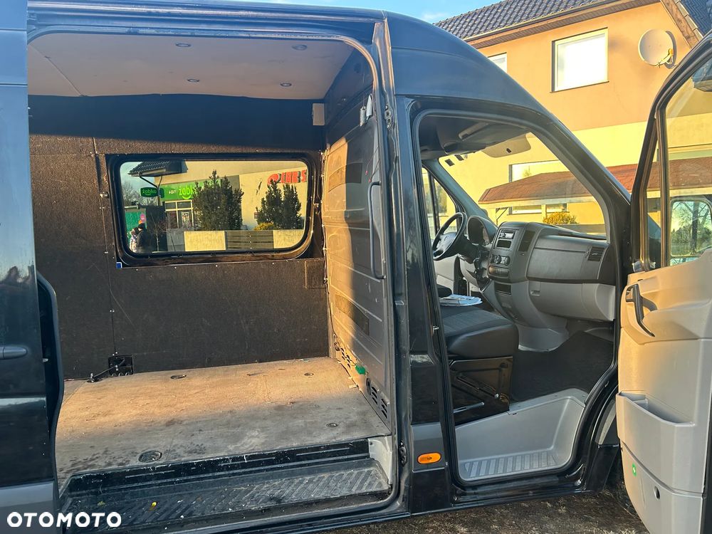 Mercedes-Benz Sprinter - 12