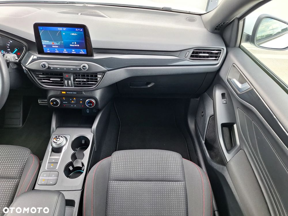 Ford Focus 1.5 EcoBoost ST-Line - 28
