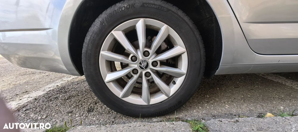 Skoda Octavia 1.6 TDI AMBITION DSG - 5