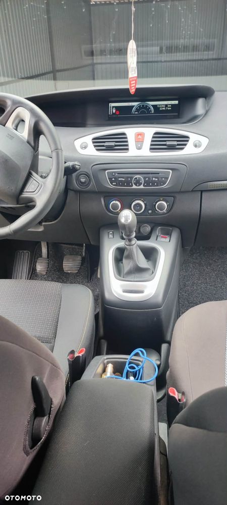 Renault Scenic 1.6 16V Authentique - 8