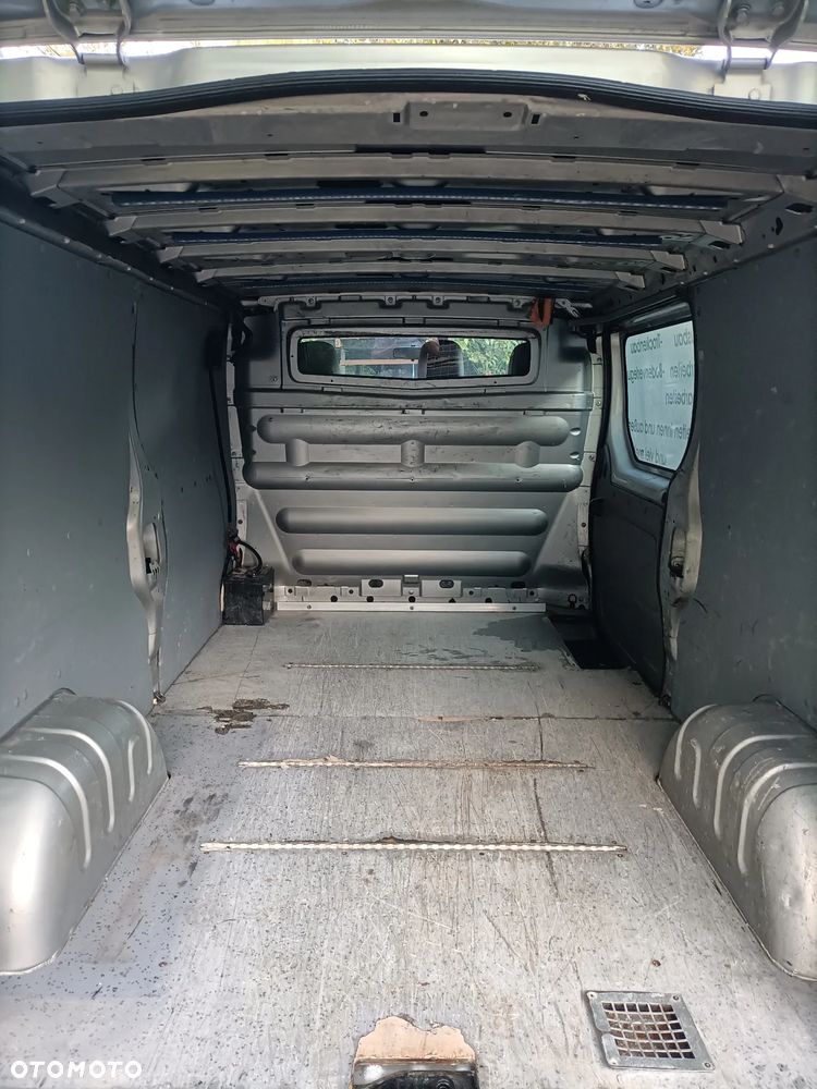Opel Vivaro - 10