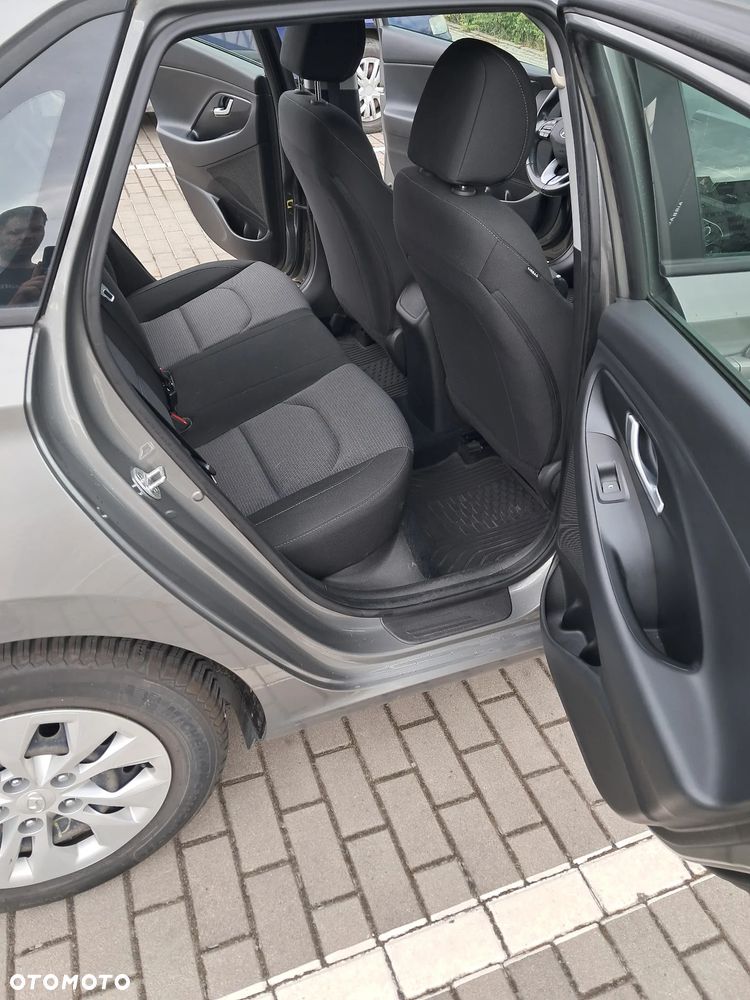 Hyundai i30 1.4 Classic + - 19