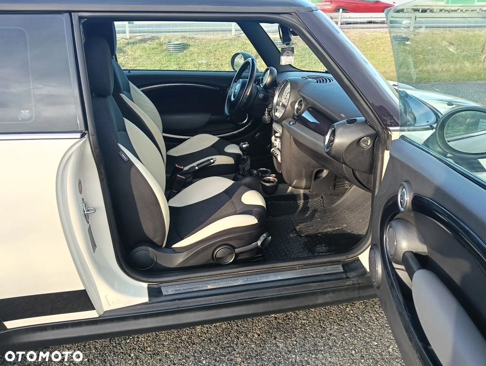 MINI ONE Standard - 17