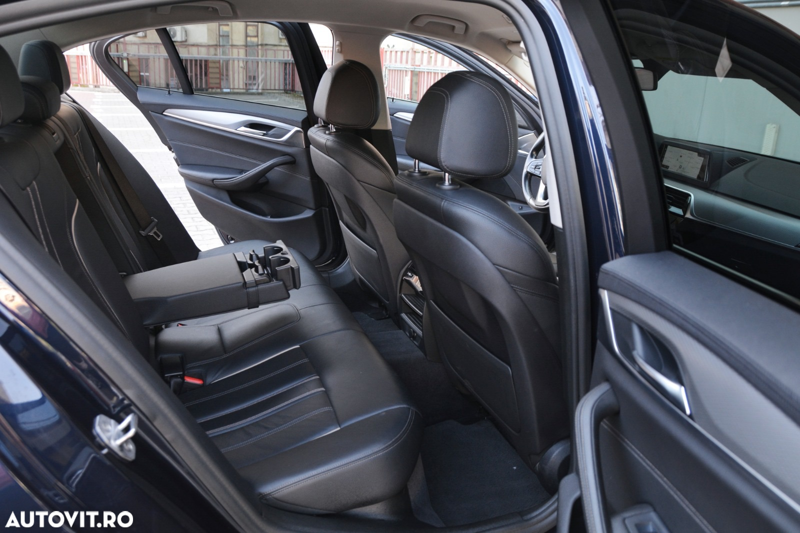 BMW Seria 5 520d xDrive AT - 17