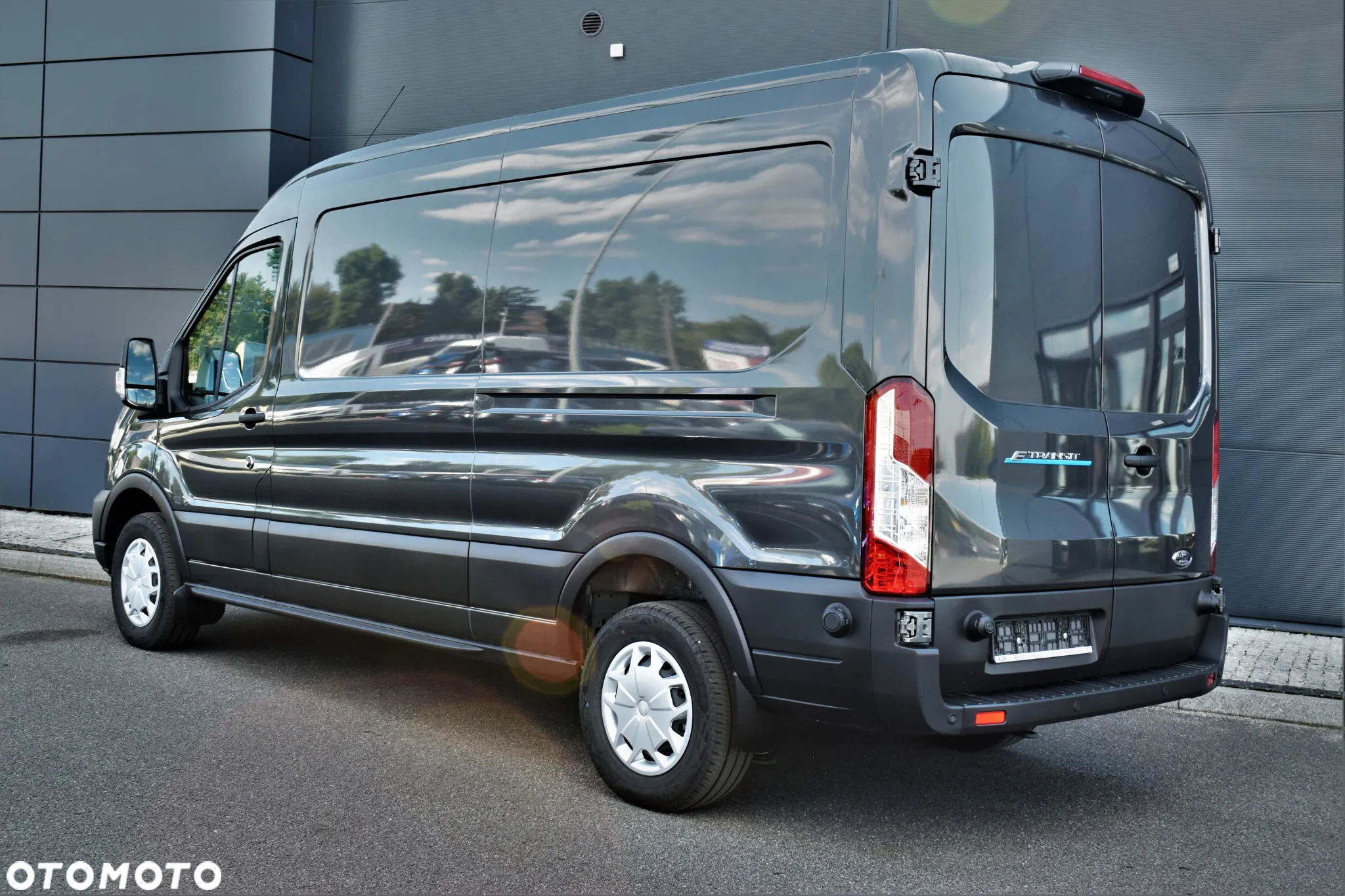 Ford E-Transit - 4