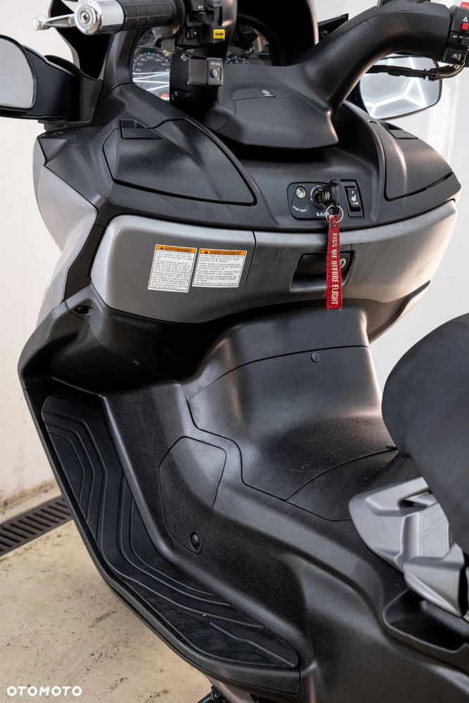 Suzuki Burgman - 23