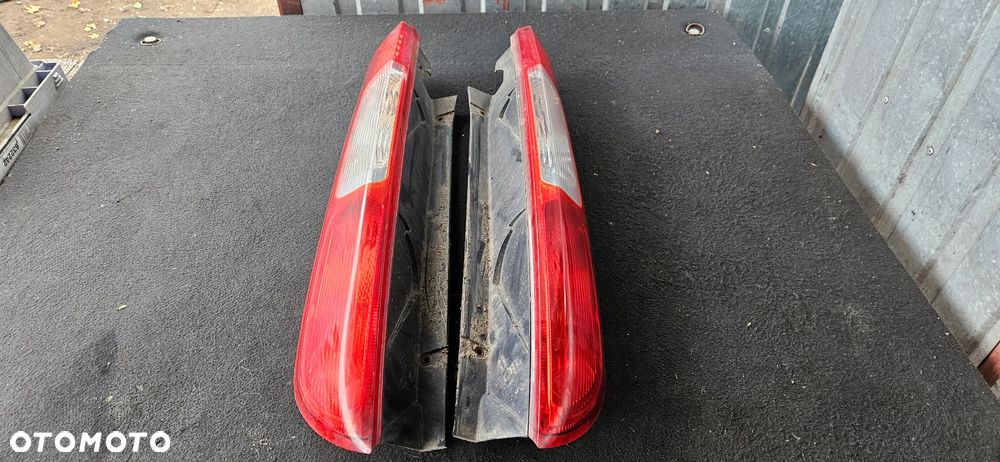 Lampa tylna lewa prawa tył Ford Focus Mk2 HTB - 1
