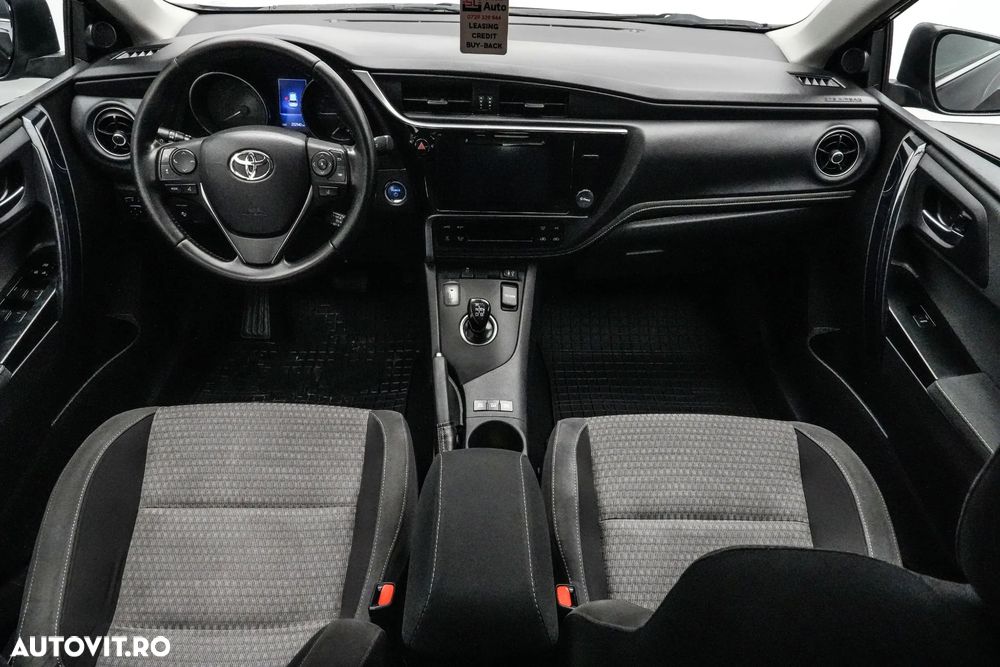 Toyota Auris 1.8 L VVT-i Hybrid Sol + - 7