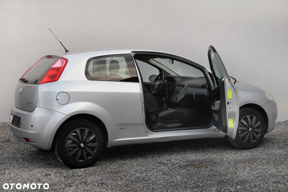 Fiat Punto 1.4 16V Dynamic - 24