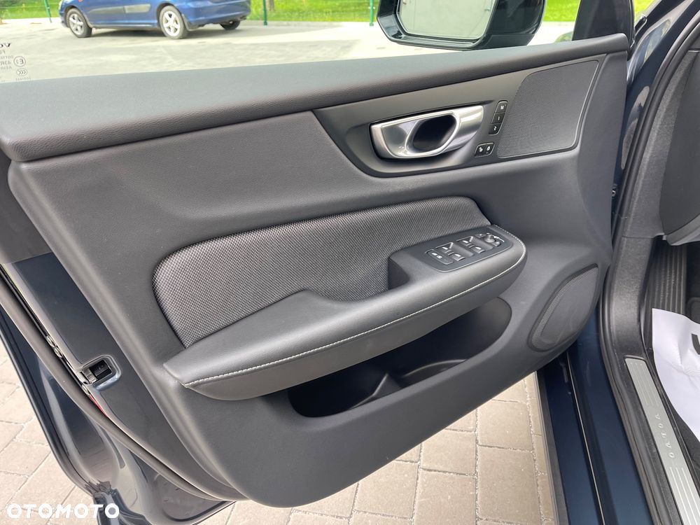 Volvo S60 B4 B Ultimate Dark - 23